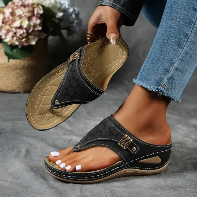 Breathable mesh sports sandals with non-slip sole